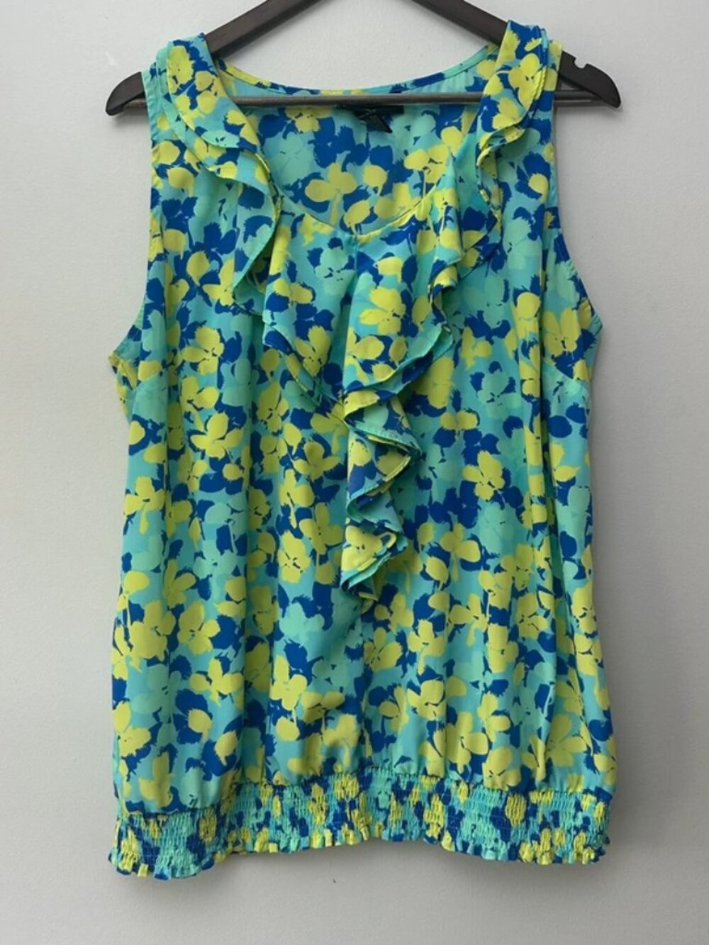 Lane Bryant Women’s Size 20 Floral Ruffle Front Sleeveless Blouse Blue Green